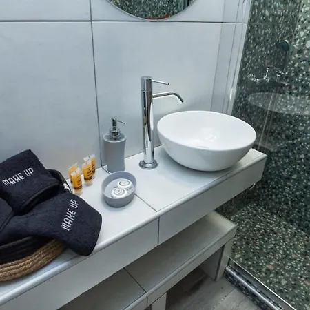 Metaxourgio 2 Bedroom Gem For Urban Explorers Atina