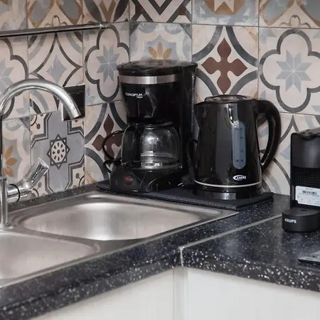 Daire Metaxourgio 2 Bedroom Gem For Urban Explorers Atina