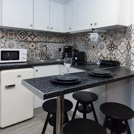 Daire Metaxourgio 2 Bedroom Gem For Urban Explorers Atina